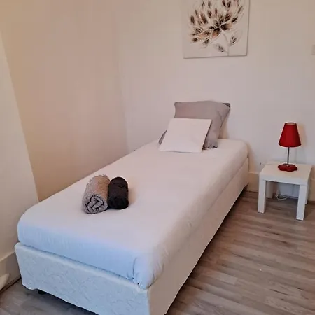 Bord Du Cher, Simple Et Pratique Montluçon